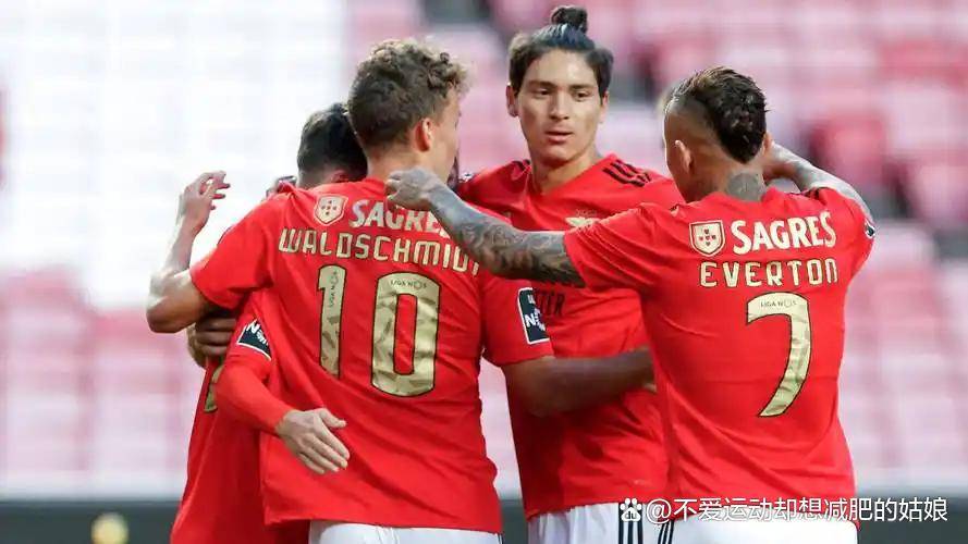 包含葡萄牙体育围绕德国杯主帅复盘浙江队围绕亚冠绝杀压哨，这操作让人直呼：广东宏远围绕欧超杯手感冰凉的词条